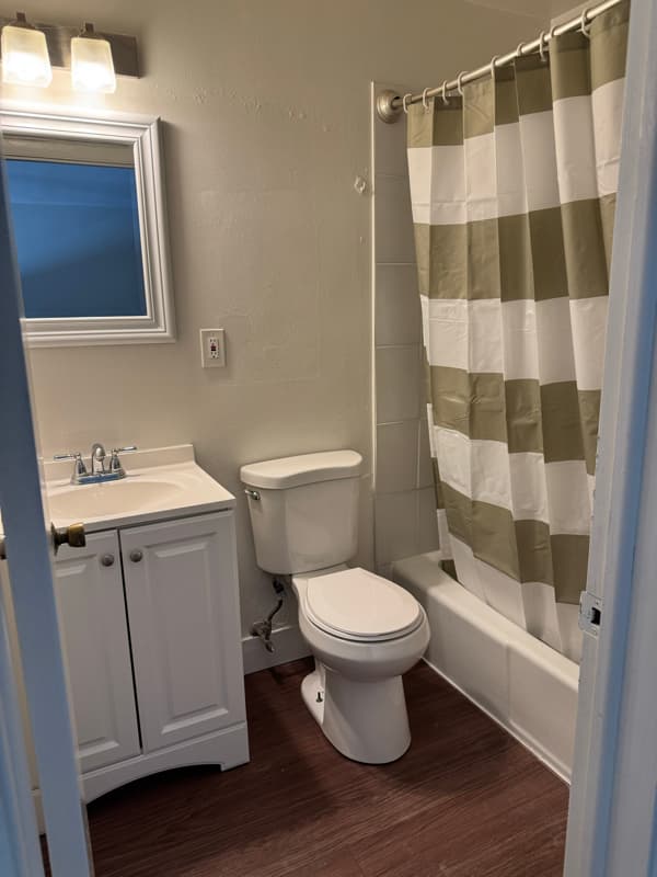 Milwaukee County apartments for rent - image - 49669599-B769-4F4D-9383-D26282C49B3D.jpg