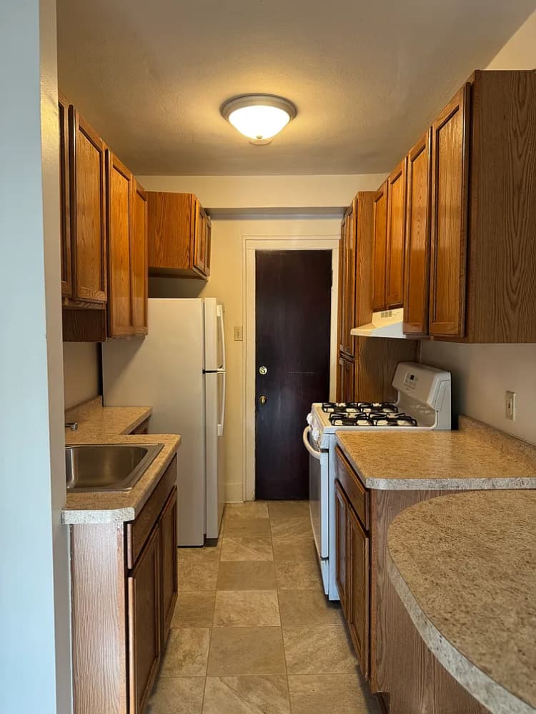 Milwaukee County apartments for rent - image - 095b83ac350f23baed2ed345733a076a-uncropped_scaled_within_1344_1008.webp