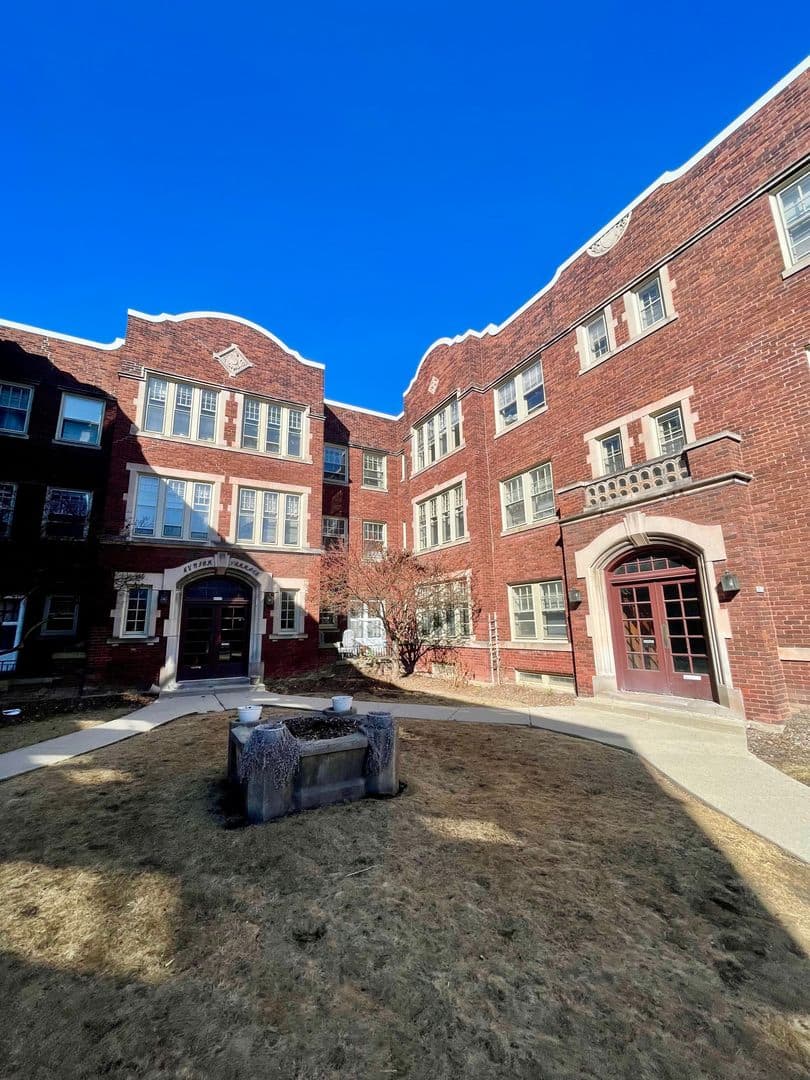 Milwaukee County apartments for rent - Property image - 2507-2515 N Stowell - 1