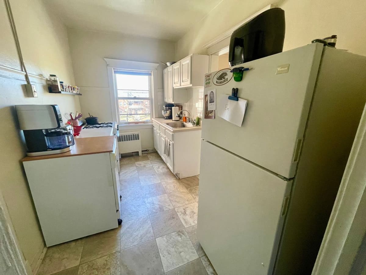 Milwaukee County apartments for rent - image - large (6).jpeg