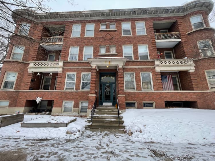 Milwaukee County apartments for rent - image - large (40).jpeg