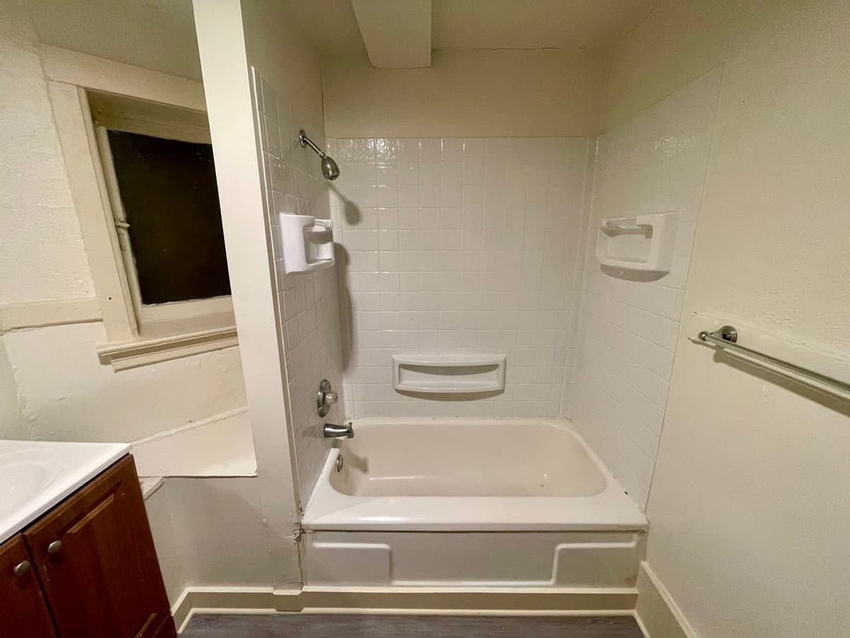 Milwaukee County apartments for rent - image - large (6).jpeg