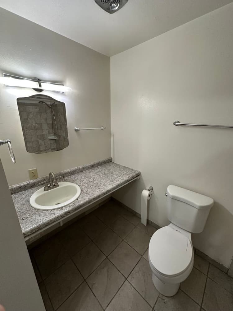 Milwaukee County apartments for rent - image - large (39).jpeg