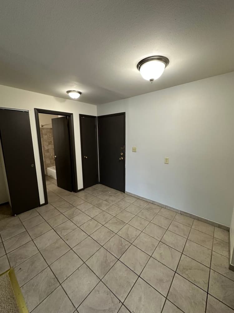 Milwaukee County apartments for rent - image - large (36).jpeg