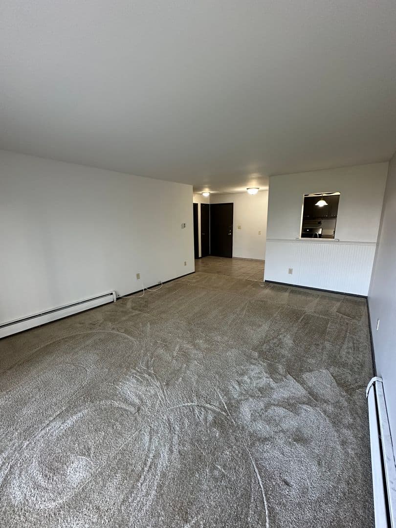 Milwaukee County apartments for rent - image - large (34).jpeg
