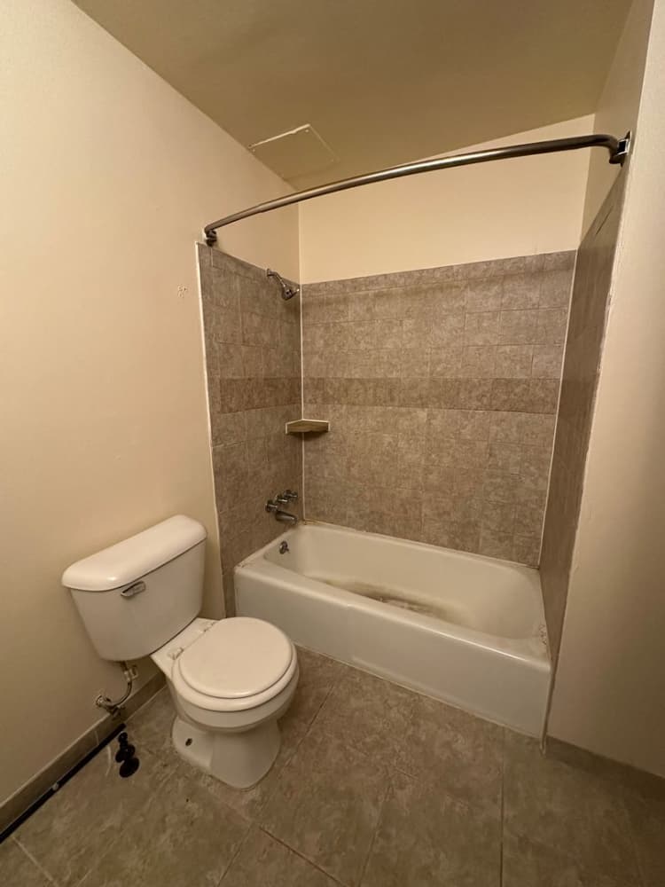 Milwaukee County apartments for rent - image - large (18).jpeg