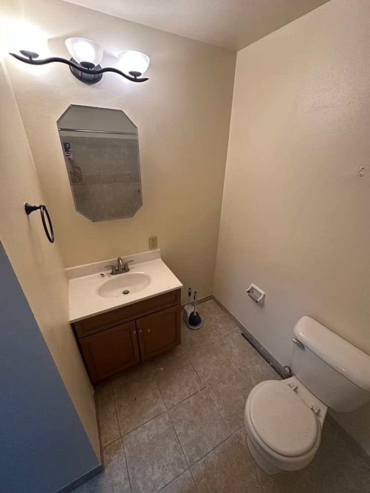 Milwaukee County apartments for rent - image - large (17).jpeg