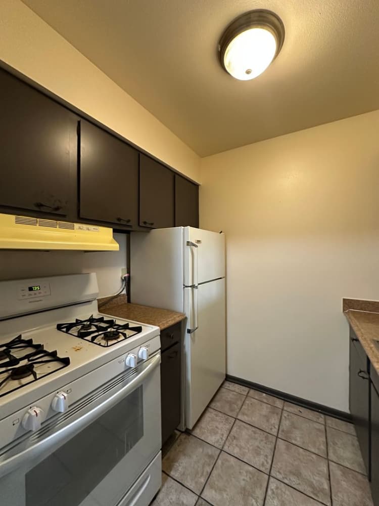 Milwaukee County apartments for rent - image - large (13).jpeg