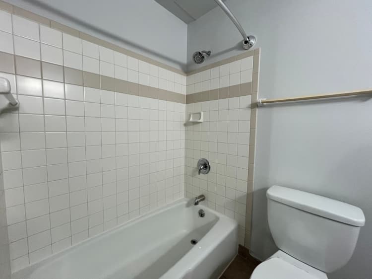 Milwaukee County apartments for rent - image - large (9).jpeg