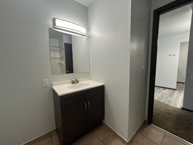 Milwaukee County apartments for rent - image - large (8).jpeg