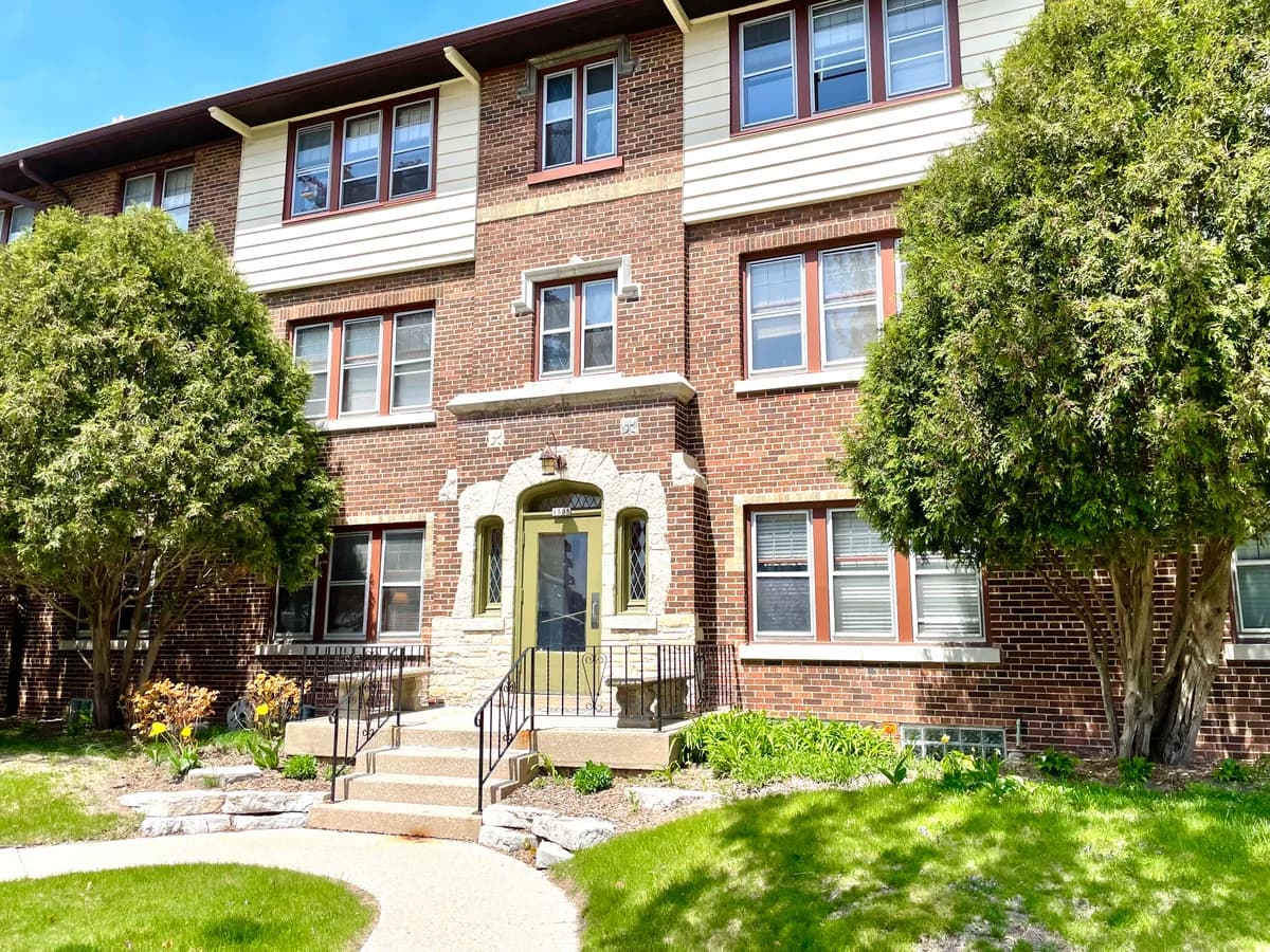 Milwaukee County apartments for rent - Property image - 1800-1808 E Olive St - 1