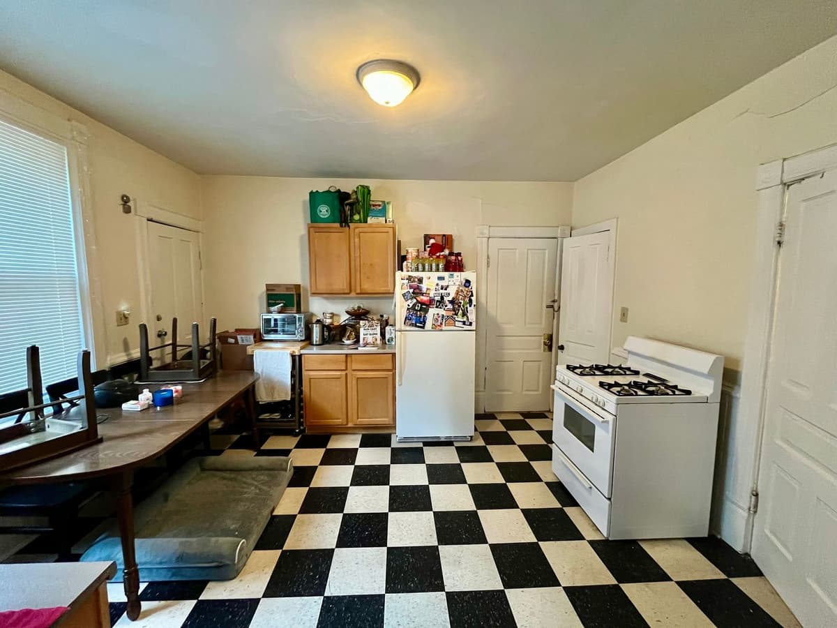 Milwaukee County apartments for rent - Property image - 2437 N Weil St - 3