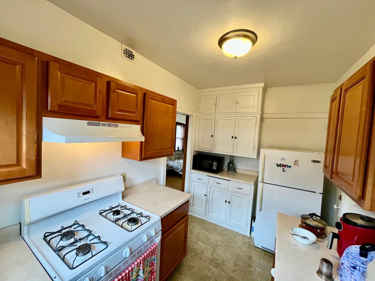 Milwaukee County apartments for rent - Property image - 4422 N Oakland Ave - 2