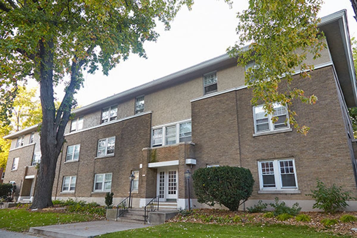 Milwaukee County apartments for rent - image - large (11).jpg