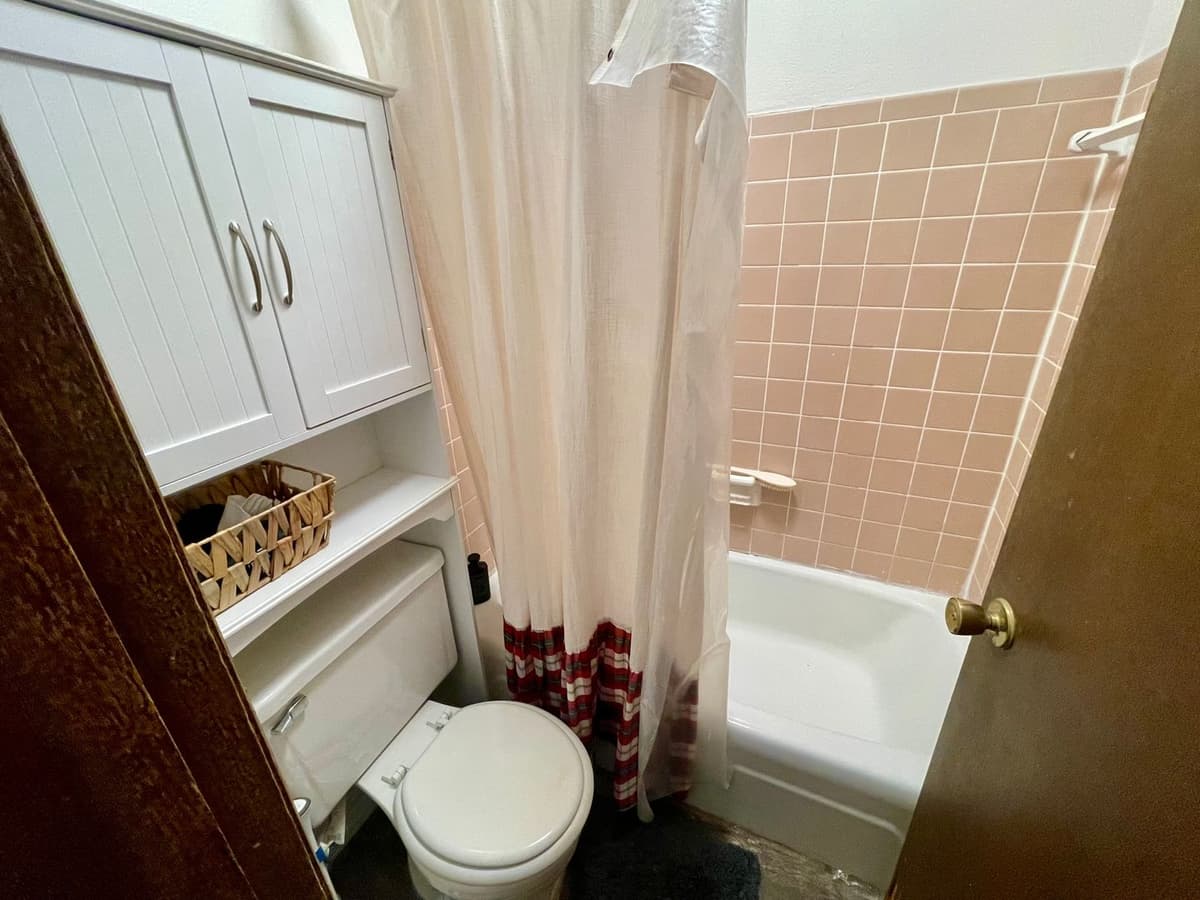 Milwaukee County apartments for rent - image - large (32).jpeg