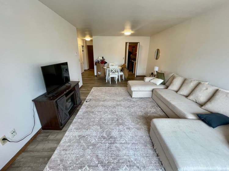 Milwaukee County apartments for rent - image - large (27).jpeg