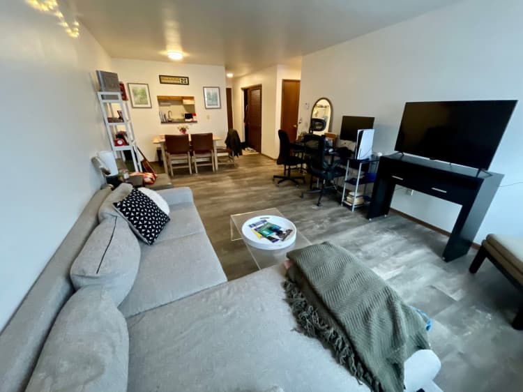 Milwaukee County apartments for rent - image - large (14).jpeg