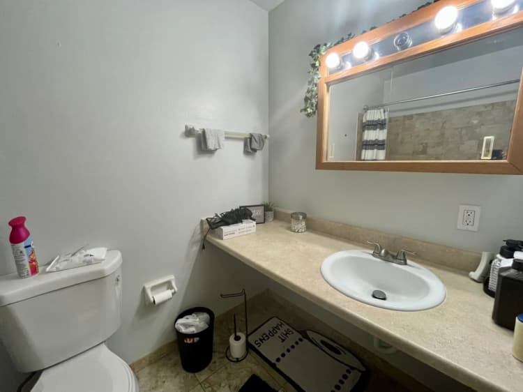 Milwaukee County apartments for rent - image - imgi_31_large.webp