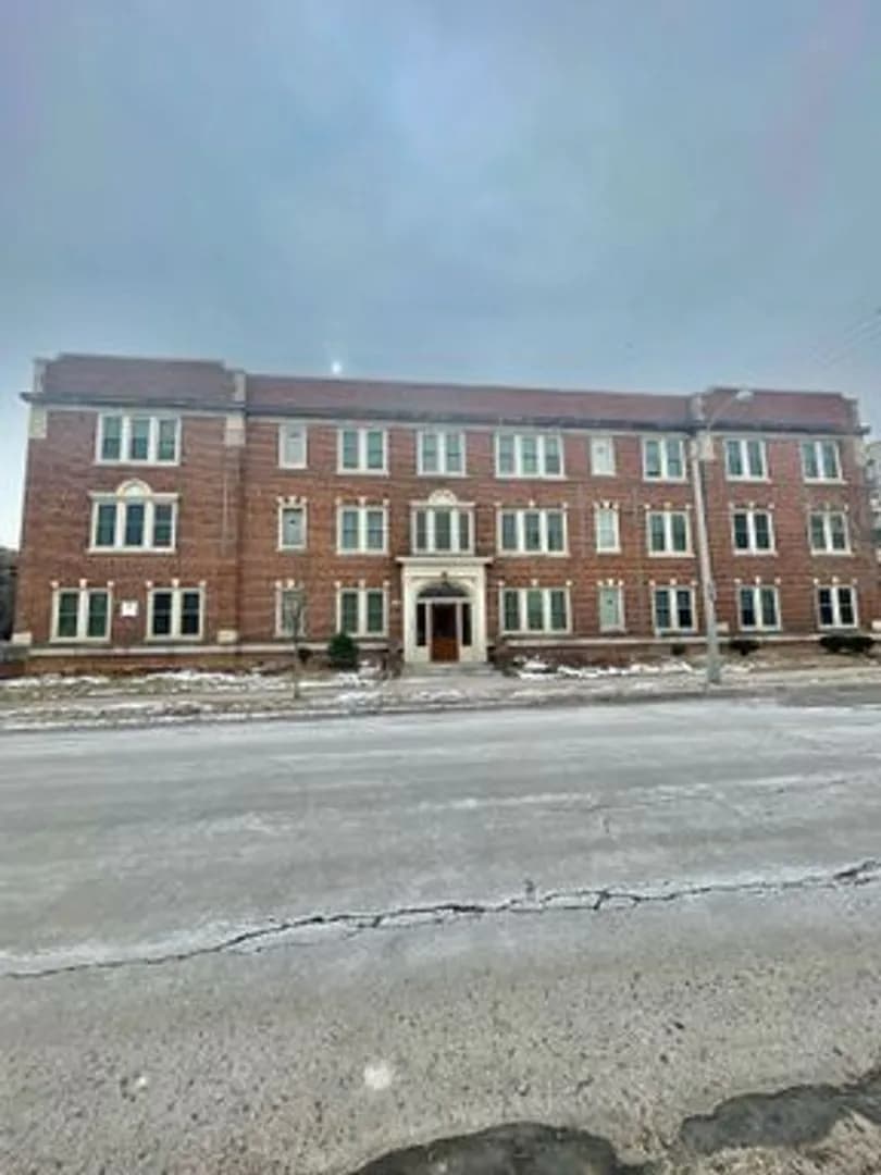 Milwaukee County apartments for rent - Property image - 1725 E Park Place - 1