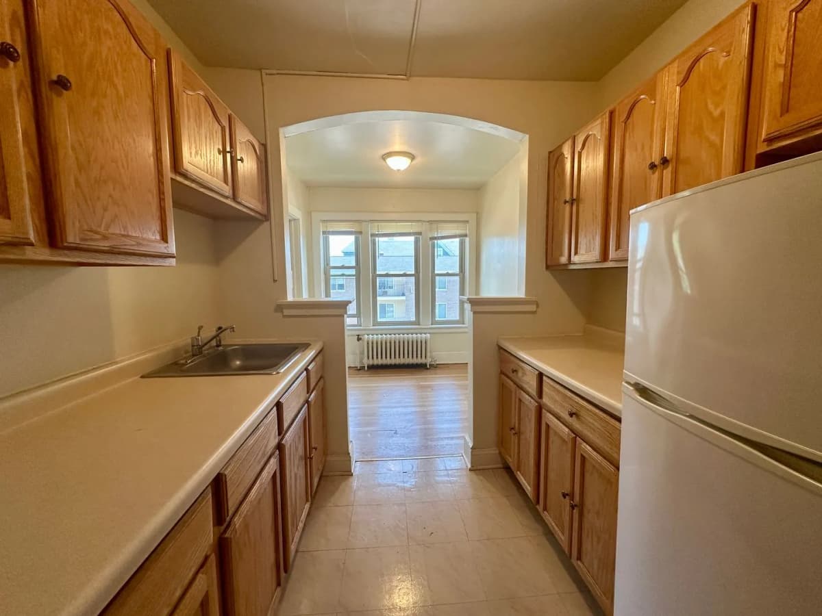 Milwaukee County apartments for rent - Property image - 1725 E Park Place - 2