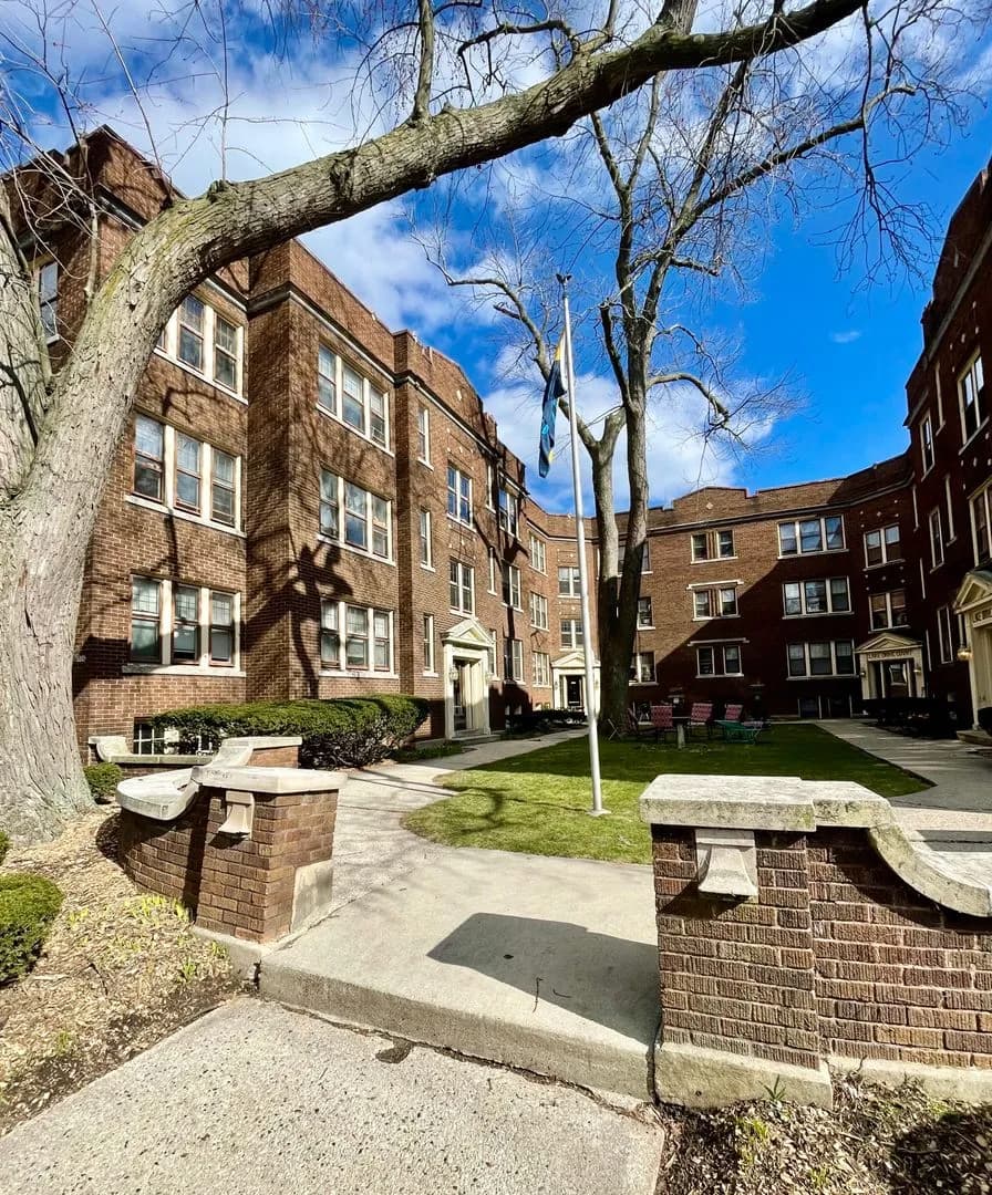 Milwaukee County apartments for rent - Property image - 2524 N Lake Dr. - 1