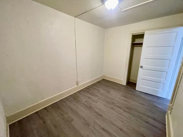Milwaukee County apartments for rent - image - imgi_20_large.webp