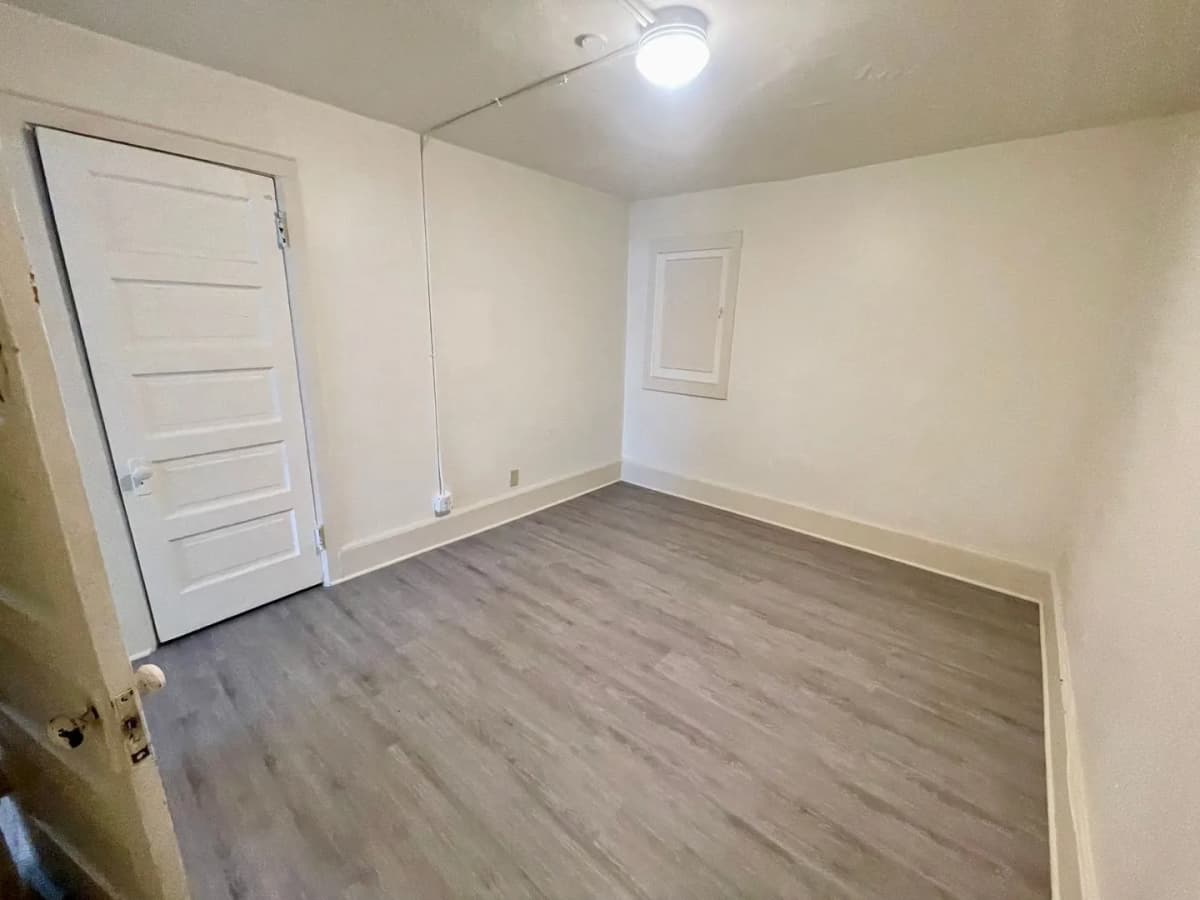 Milwaukee County apartments for rent - image - imgi_22_large.webp