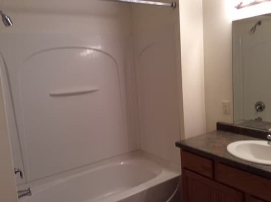 Milwaukee County apartments for rent - image - bathroom.jpg