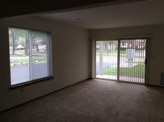 Milwaukee County apartments for rent - image - Livingroo,m.jpg