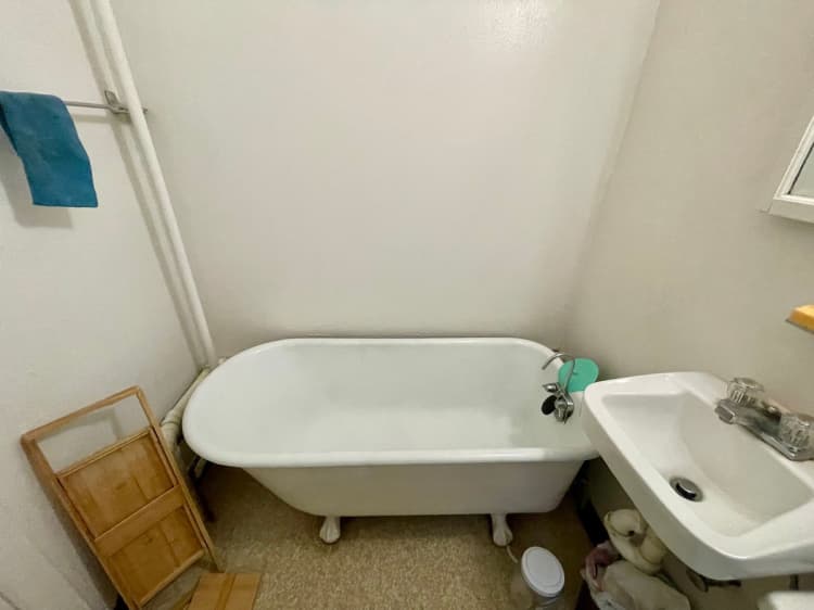 Milwaukee County apartments for rent - image - large (19).jpeg