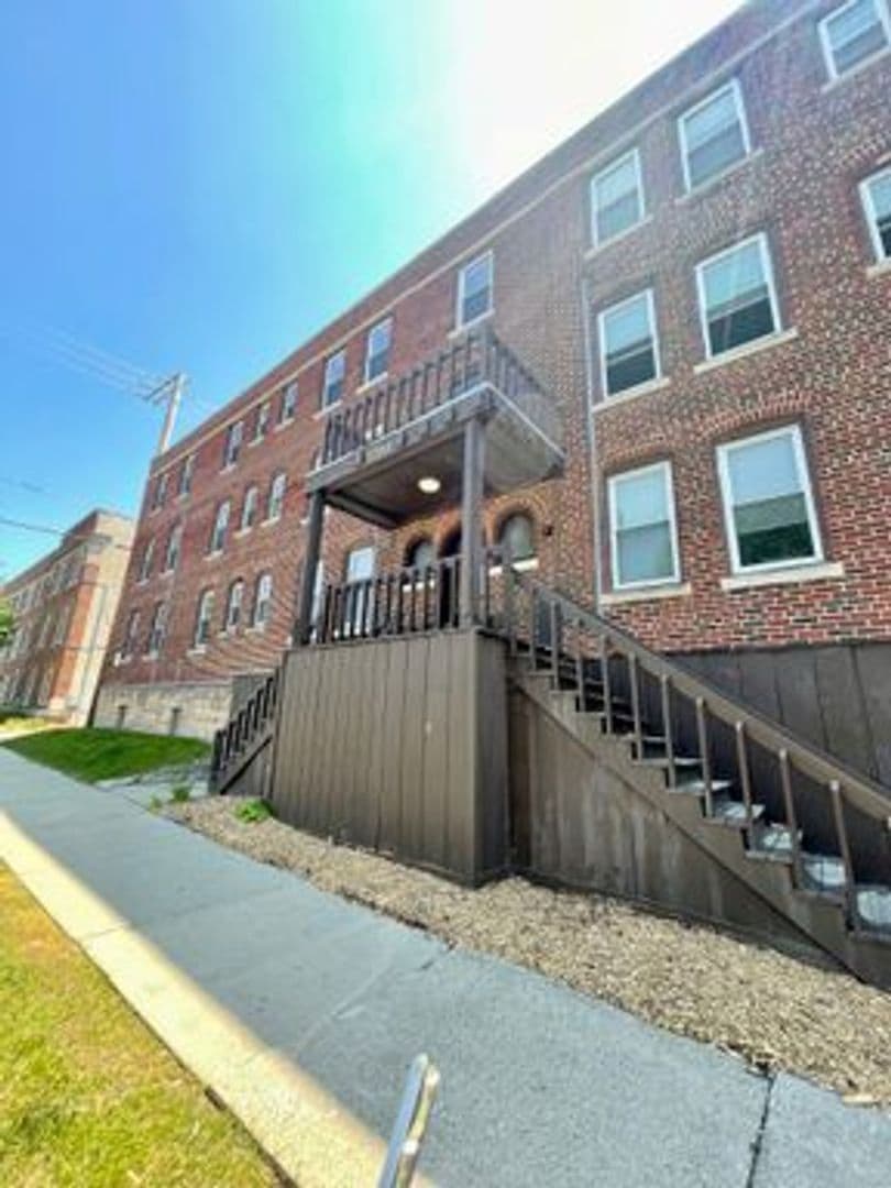 Milwaukee County apartments for rent - Property image - 2920 E Hampshire St - 2