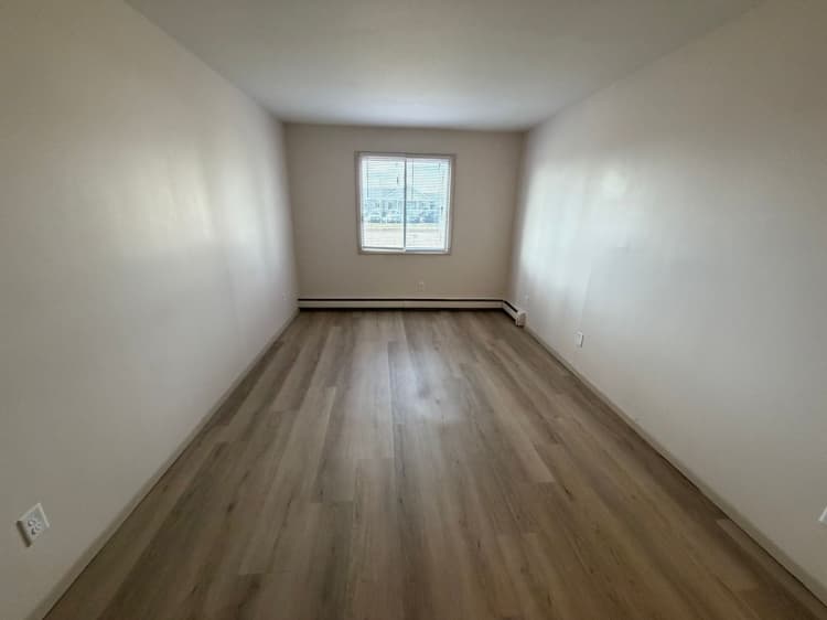 Milwaukee County apartments for rent - image - large (5).jpeg
