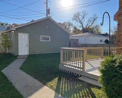 Milwaukee County apartments for rent - Property image - 6709 West Wick Place- 6709A - 2