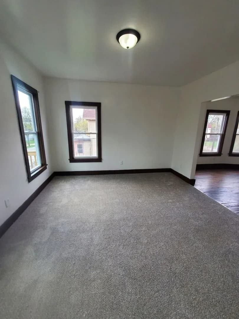 Milwaukee County apartments for rent - image - imgi_15_large.webp