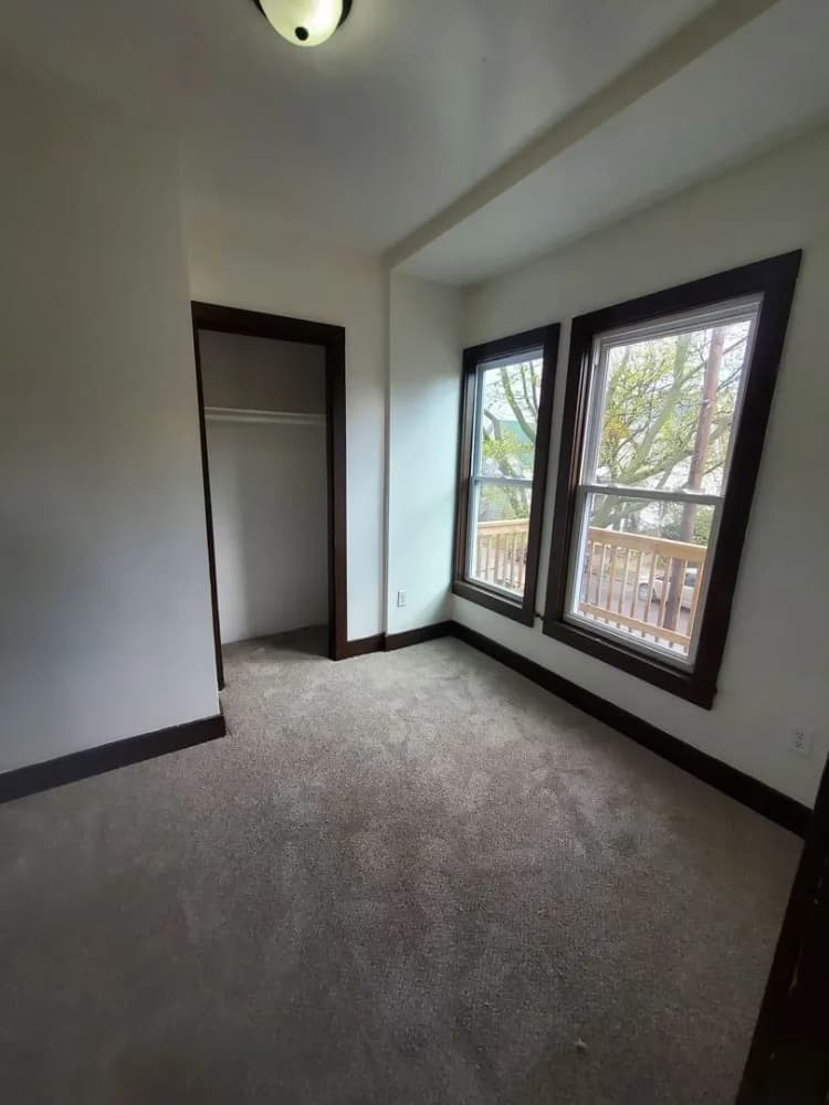 Milwaukee County apartments for rent - image - imgi_14_large.webp