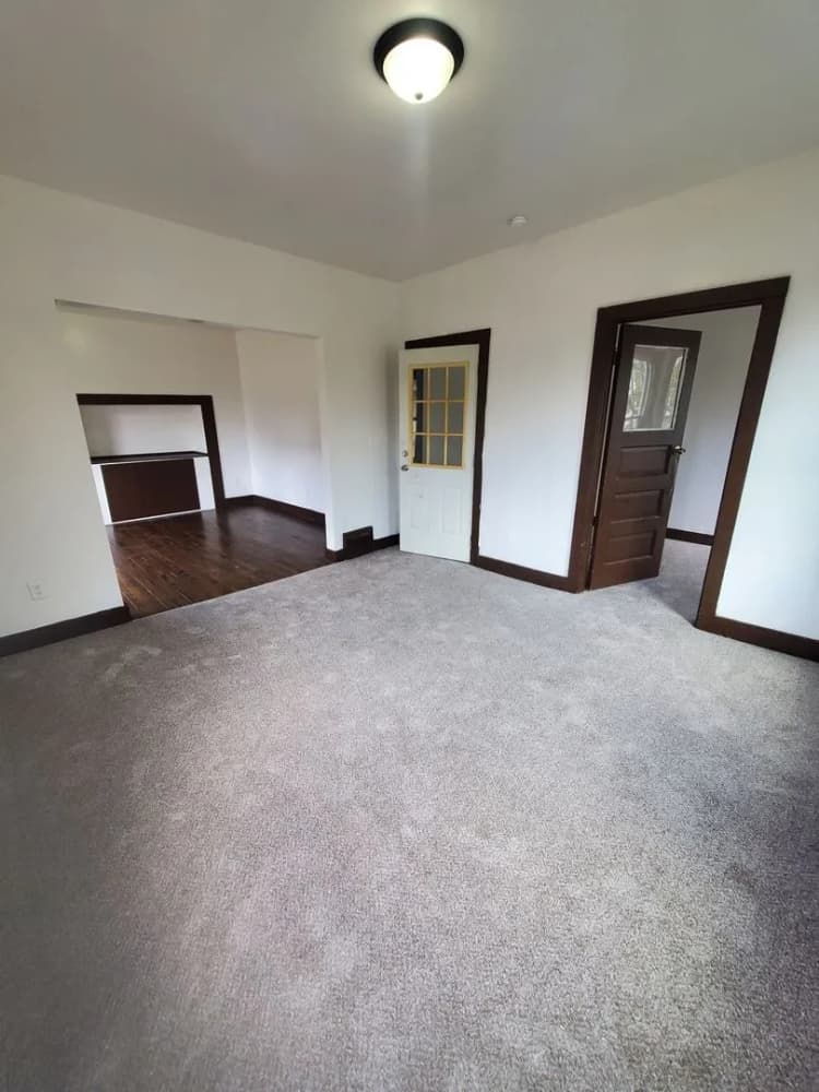 Milwaukee County apartments for rent - image - imgi_13_large.webp