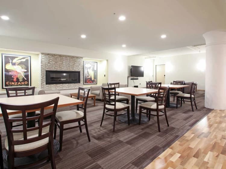 Milwaukee County apartments for rent - image - Bridgeview-Community-Rm-1.jpg
