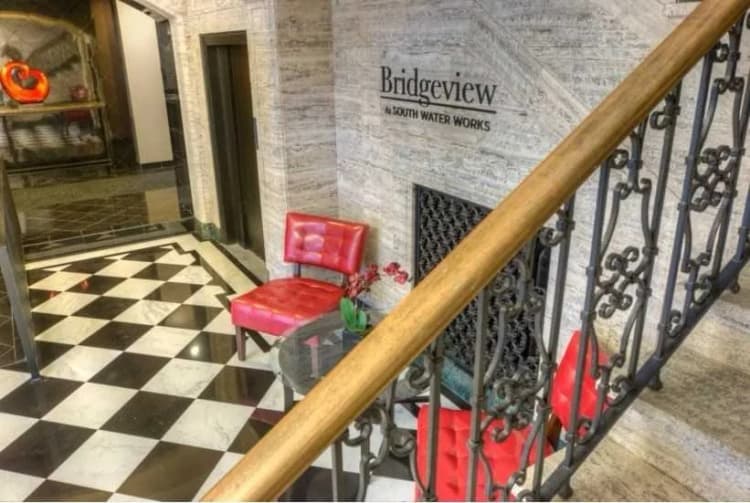 Milwaukee County apartments for rent - image - Bridgeview-Entrance-1.jpg