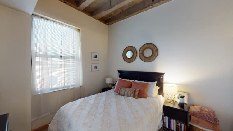 Milwaukee County apartments for rent - image - Bridgeview - Bedroom 1.jpg