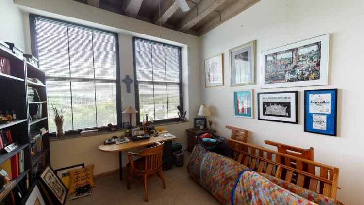 Milwaukee County apartments for rent - image - Bridgeview - Room 2.jpg
