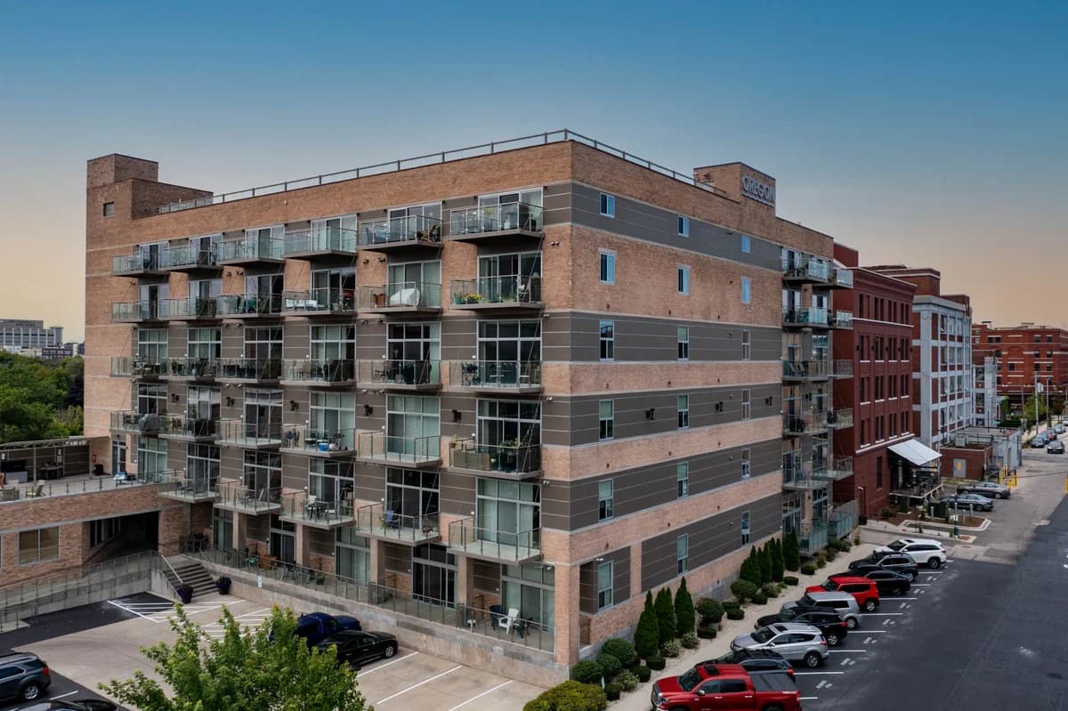 Milwaukee County apartments for rent - Property image - Oregon Apartments - 1