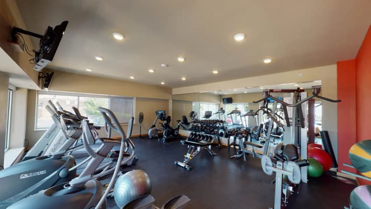 Milwaukee County apartments for rent - image - Oregon Apartments - Gym 3.jpg