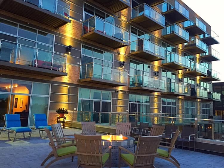 Milwaukee County apartments for rent - image - Oregon Apartments - Exterior 5.jpg