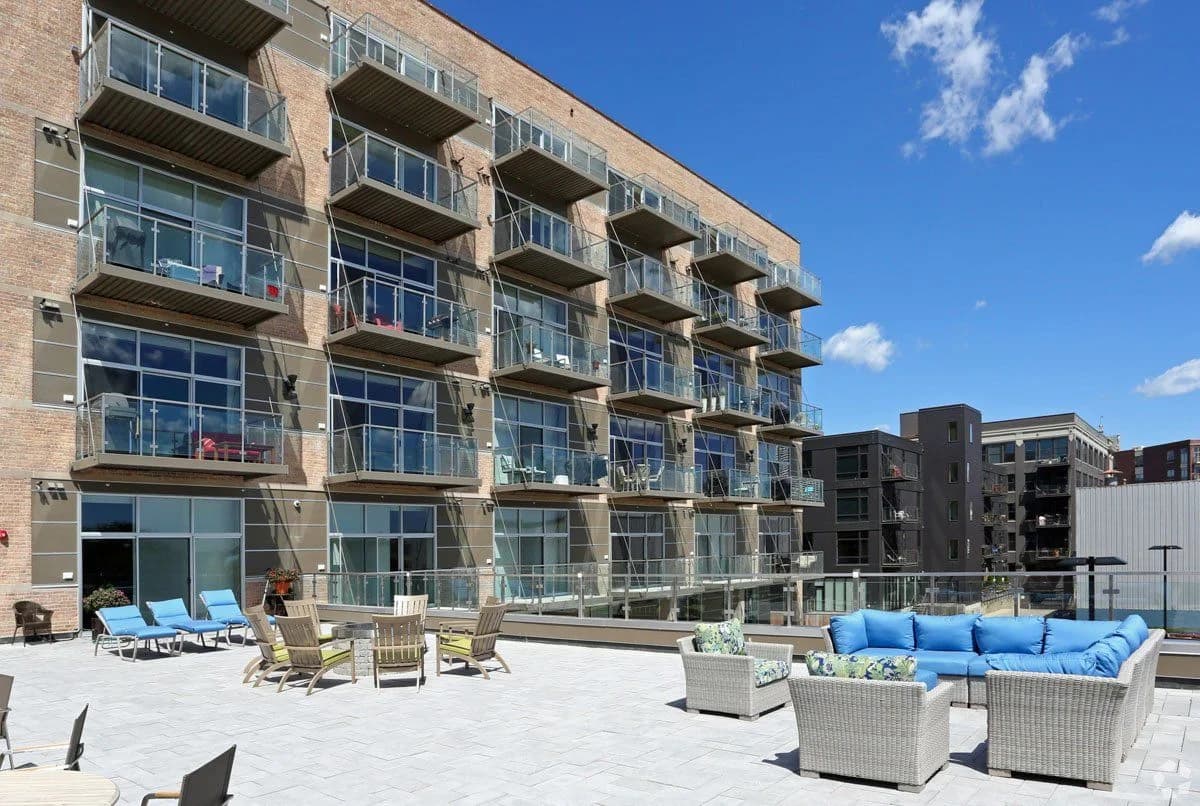 Milwaukee County apartments for rent - Property image - Oregon Apartments - 2