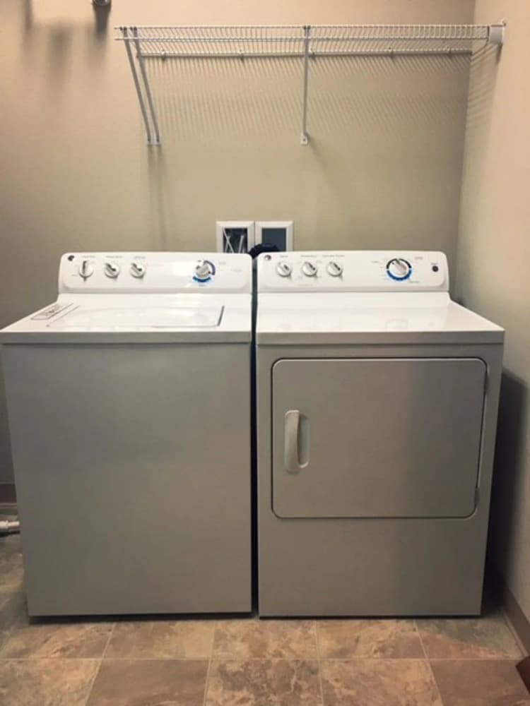 Milwaukee County apartments for rent - image - Oregon Apartments - Laundry.jpg