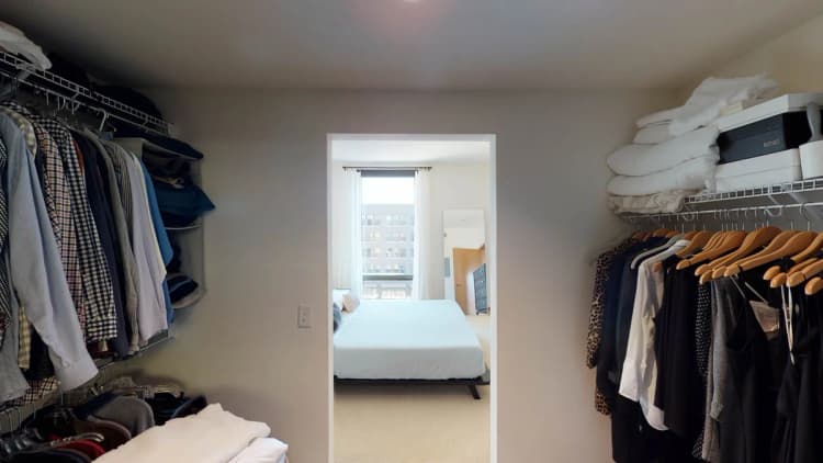 Milwaukee County apartments for rent - image - Building 6 Apartments - Changing room.jpg