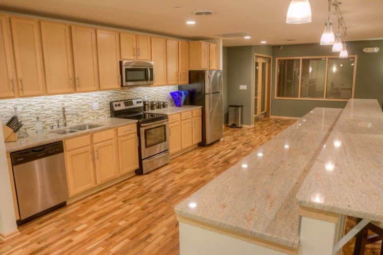 Milwaukee County apartments for rent - image - Building 6 Apartments - Kitchen.jpg