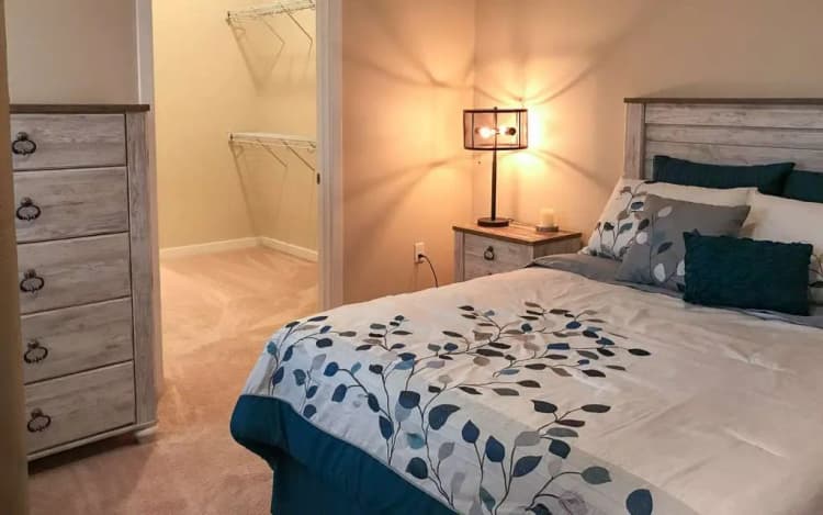 Milwaukee County apartments for rent - image - The Artisan Lofts - Bedroom.webp