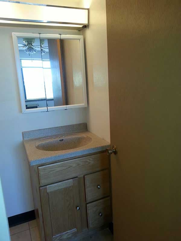 undefined apartments for rent - image - LakeSummit-2233-apt-702-bath.jpg
