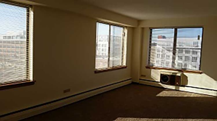 undefined apartments for rent - image - LakeSummit-2233-615-livingroom.jpg
